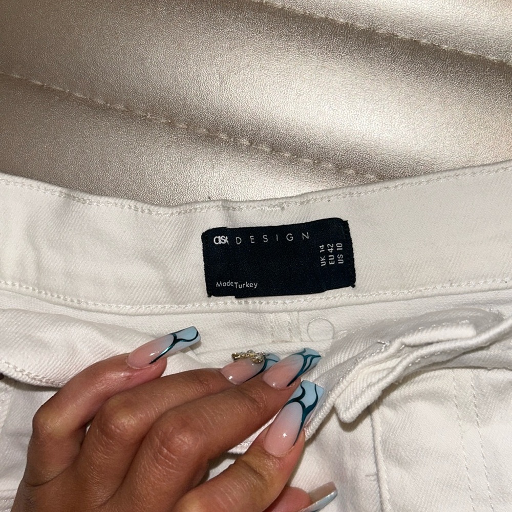 White ASOS shorts - Picture 2 of 3